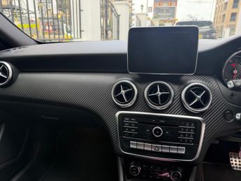 Mercedes-Benz A Class 2.1 A200d AMG Line (Premium) 7G-DCT Euro 6 (s/s) 5dr