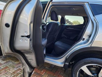 Nissan Qashqai 1.6 dCi n-tec XTRON 2WD Euro 6 (s/s) 5dr