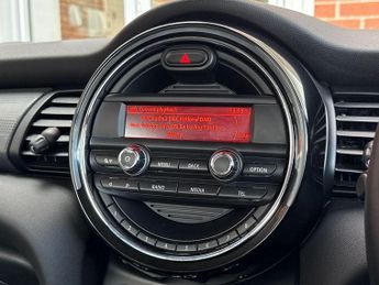 MINI Hatch 1.5 Cooper Auto Euro 6 (s/s) 5dr