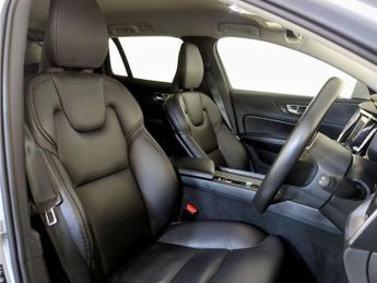 Volvo V60 Cross Country 2.0 D4 Plus Auto AWD Euro 6 (s/s) 5dr