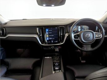 Volvo V60 Cross Country 2.0 D4 Plus Auto AWD Euro 6 (s/s) 5dr