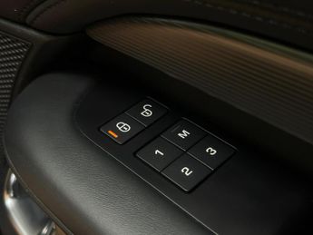 Land Rover Discovery 2.0 Si4 HSE Luxury Auto 4WD Euro 6 (s/s) 5dr