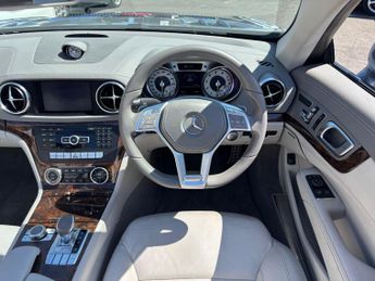Mercedes-Benz SL 4.7 SL500 V8 BlueEfficiency G-Tronic Euro 5 (s/s) 2dr