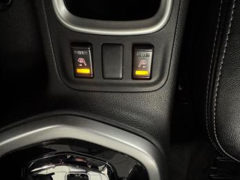 Nissan Navara 2.3 dCi Tekna Auto 4WD Euro 6 4dr