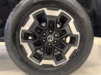 Nissan Navara 2.3 dCi Tekna Auto 4WD Euro 6 4dr