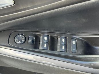 Vauxhall Grandland X 1.6 13.2kWh Business Edition Nav Auto Euro 6 (s/s) 5dr