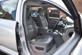 Porsche Cayenne 4.8 S Tiptronic S AWD 5dr
