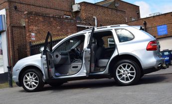 Porsche Cayenne 4.8 S Tiptronic S AWD 5dr