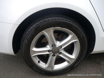 Audi A4 Avant 2.0 TFSI SE S Tronic quattro Euro 5 (s/s) 5dr