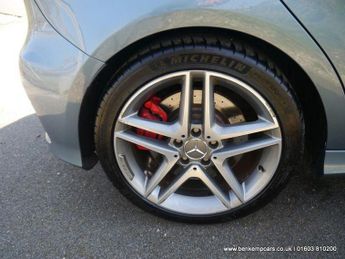 Mercedes-Benz A Class 2.0 A45 AMG SpdS DCT 4MATIC Euro 6 (s/s) 5dr