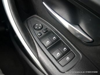 BMW 3 Series 2.0 320d SE Touring Auto Euro 5 (s/s) 5dr