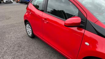 Toyota AYGO 1.0 VVT-i x-play x-shift Euro 6 5dr