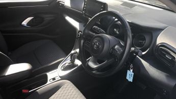 Toyota Yaris 1.5 VVT-h Design E-CVT Euro 6 (s/s) 5dr
