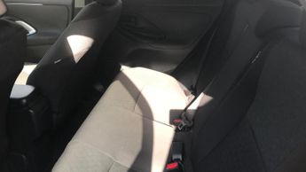 Toyota Yaris 1.5 VVT-h Design E-CVT Euro 6 (s/s) 5dr