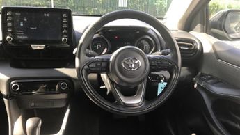 Toyota Yaris 1.5 VVT-h Design E-CVT Euro 6 (s/s) 5dr