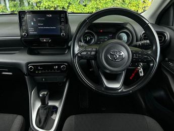 Toyota Yaris 1.5 VVT-h Design E-CVT Euro 6 (s/s) 5dr