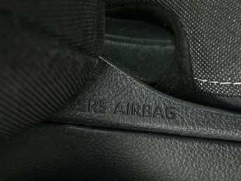Toyota Yaris 1.5 VVT-h Design E-CVT Euro 6 (s/s) 5dr