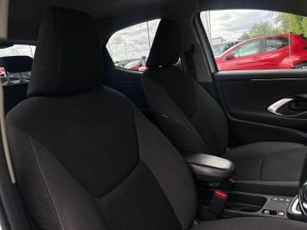Toyota Yaris 1.5 VVT-h Design E-CVT Euro 6 (s/s) 5dr