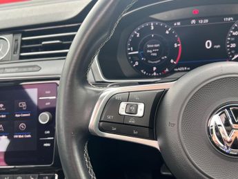 Volkswagen Passat 2.0 TDI R-Line DSG Euro 6 (s/s) 5dr