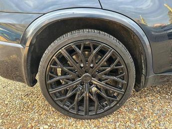 BMW X5 4.4 M 5d 548 BHP