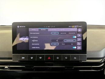 MG MG4 64kWh SE Long Range Auto 5dr