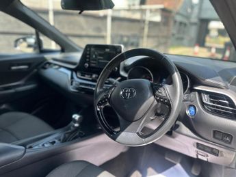 Toyota C-HR 1.8 VVT-h Icon CVT Euro 6 (s/s) 5dr