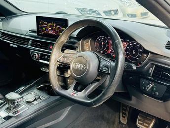 Audi A4 2.0 TDI Black Edition S Tronic quattro Euro 6 (s/s) 4dr