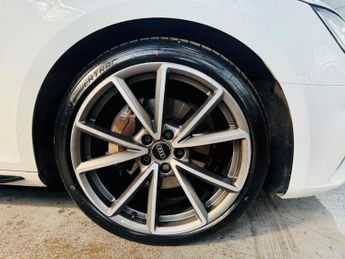 Audi A4 2.0 TDI Black Edition S Tronic quattro Euro 6 (s/s) 4dr