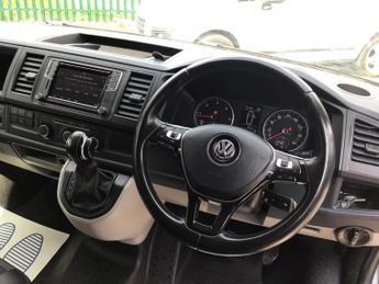 Volkswagen Transporter 2.0 TDI T30 Highline DSG FWD SWB Euro 6 (s/s) 5dr