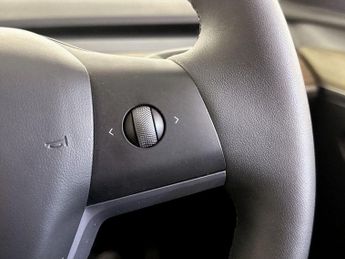 Tesla Model Y (Dual Motor) Long Range Auto 4WDE 5dr
