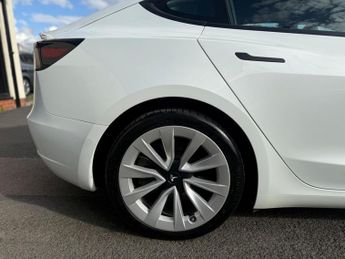 Tesla Model 3 (Dual Motor) Long Range Auto 4WDE 4dr