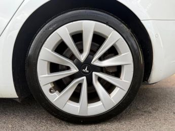 Tesla Model 3 (Dual Motor) Long Range Auto 4WDE 4dr