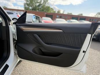 Tesla Model 3 (Dual Motor) Long Range Auto 4WDE 4dr