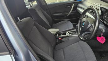 BMW 1 Series 2.0 118d SE Steptronic Euro 5 5dr