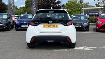 Toyota Yaris 1.5 VVT-h Icon E-CVT Euro 6 (s/s) 5dr