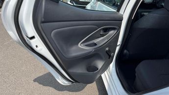 Toyota Yaris 1.5 VVT-h Icon E-CVT Euro 6 (s/s) 5dr