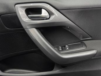 Peugeot 2008 1.2 PureTech Active EAT Euro 6 (s/s) 5dr