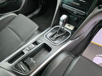 Renault Megane 1.6 E-TECH 9.8kWh Iconic Sport Tourer Auto Euro 6 (s/s) 5dr