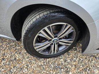 Renault Megane 1.6 E-TECH 9.8kWh Iconic Sport Tourer Auto Euro 6 (s/s) 5dr