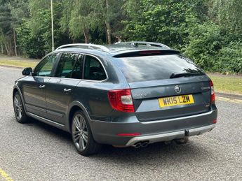 Skoda Superb 2.0 TDI Outdoor Plus DSG 4WD Euro 5 5dr