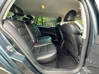 Skoda Superb 2.0 TDI Outdoor Plus DSG 4WD Euro 5 5dr