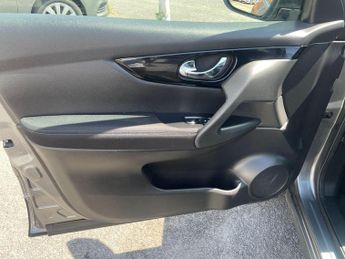Nissan Qashqai 1.6 dCi N-Connecta XTRON 2WD Euro 6 (s/s) 5dr