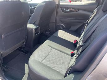 Nissan Qashqai 1.6 dCi N-Connecta XTRON 2WD Euro 6 (s/s) 5dr