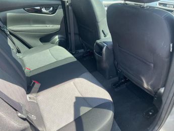 Nissan Qashqai 1.6 dCi N-Connecta XTRON 2WD Euro 6 (s/s) 5dr