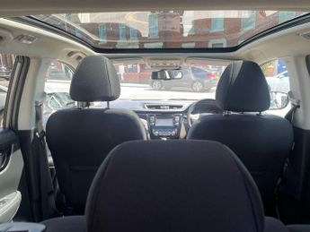 Nissan Qashqai 1.6 dCi N-Connecta XTRON 2WD Euro 6 (s/s) 5dr