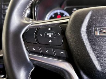 Isuzu D-Max 1.9 TD V-Cross Auto 4WD Euro 6 (s/s) 4dr