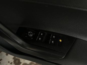 Volkswagen Polo 1.0 TSI R-Line DSG Euro 6 (s/s) 5dr