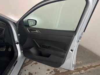 Volkswagen Polo 1.0 TSI R-Line DSG Euro 6 (s/s) 5dr
