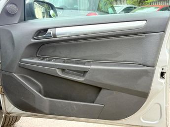 Vauxhall Astra 1.8i 16v Design 5dr