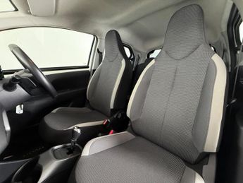 Toyota AYGO 1.0 VVT-i x-trend x-shift Euro 6 5dr (Safety Sense)